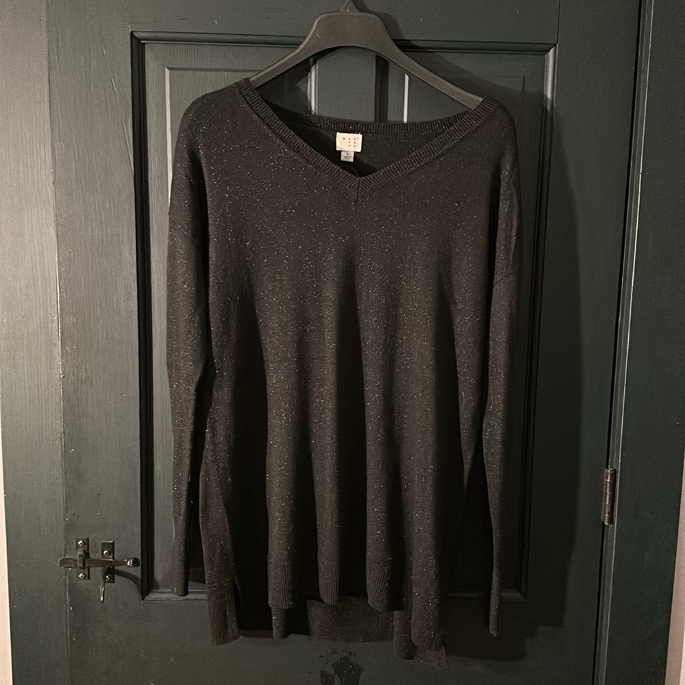 A new day v-neck sweater black sparkle size L